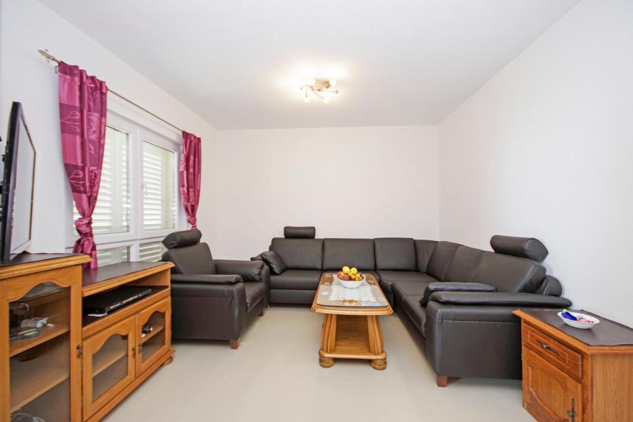 Apartmani Cezar Makarska Buitenkant foto
